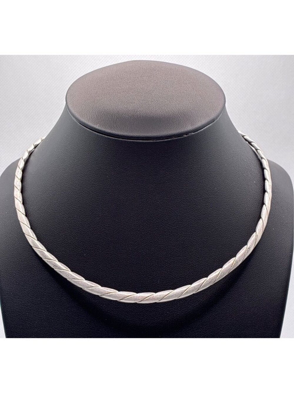 Braided Silver Tone Collar Choker Necklace 27.1g Elegant Design Textured Finish